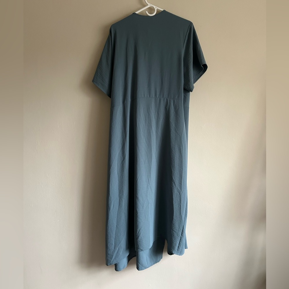 Universal Standard Wrap Dress - Picture 10 of 10